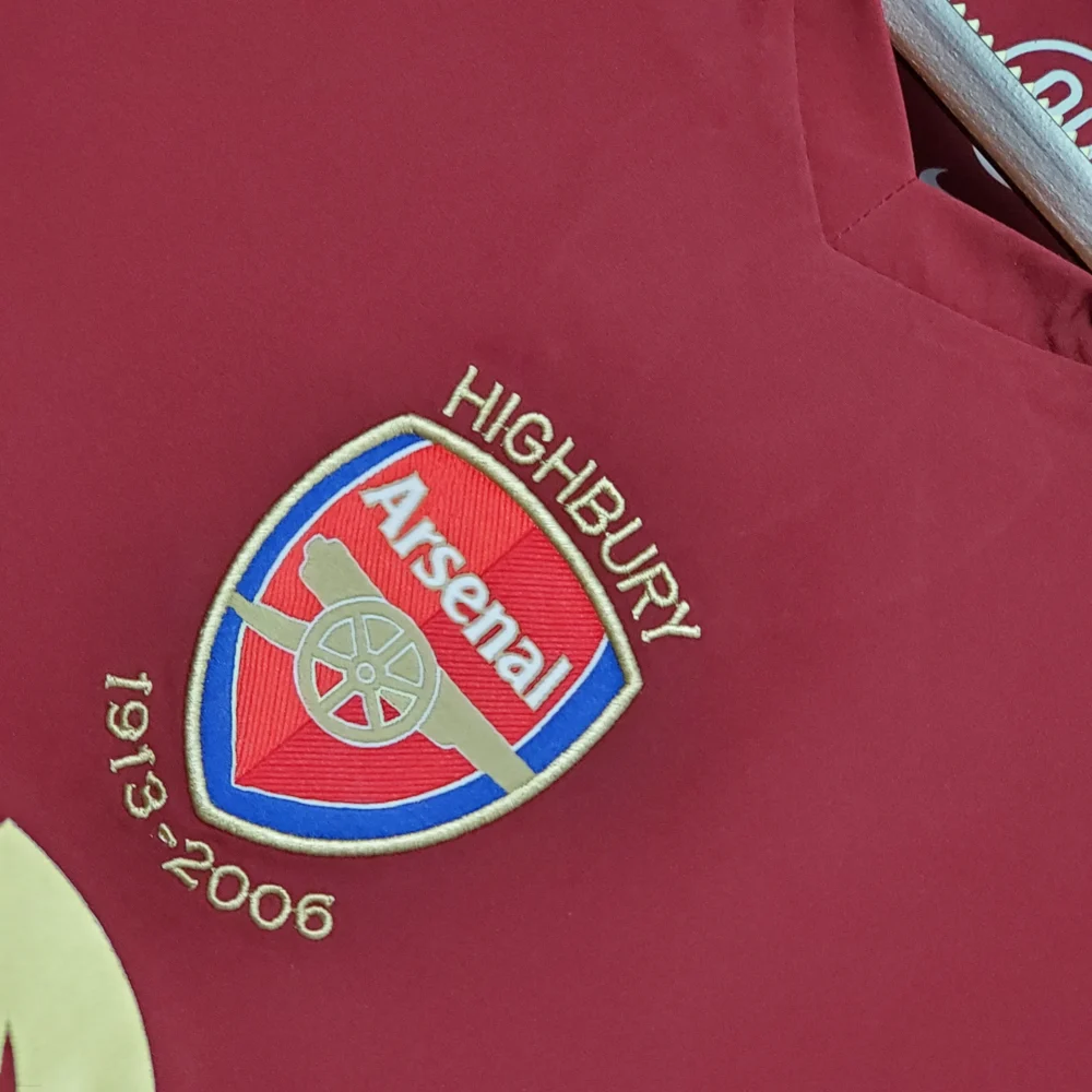 Maillot Arsenal 2005/06 domicile manches longues · Rétro — Détail photographique du modèle