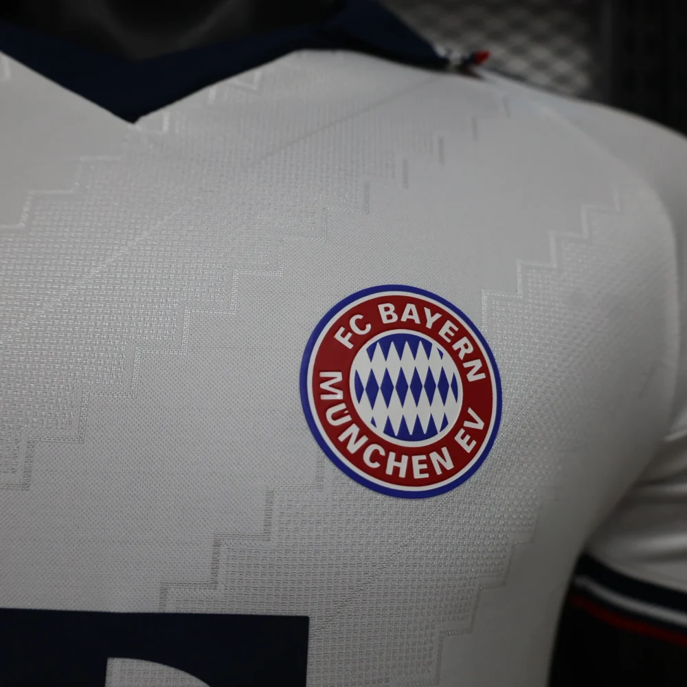 Maillot Bayern Munich 2026/27 extérieur manches longues · Joueur (Player) — Détail photographique du modèle