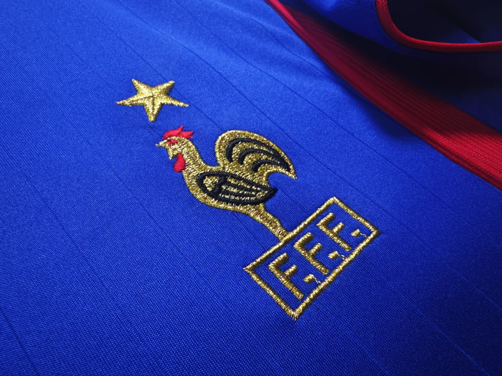 France 2006 — Broderie du blason