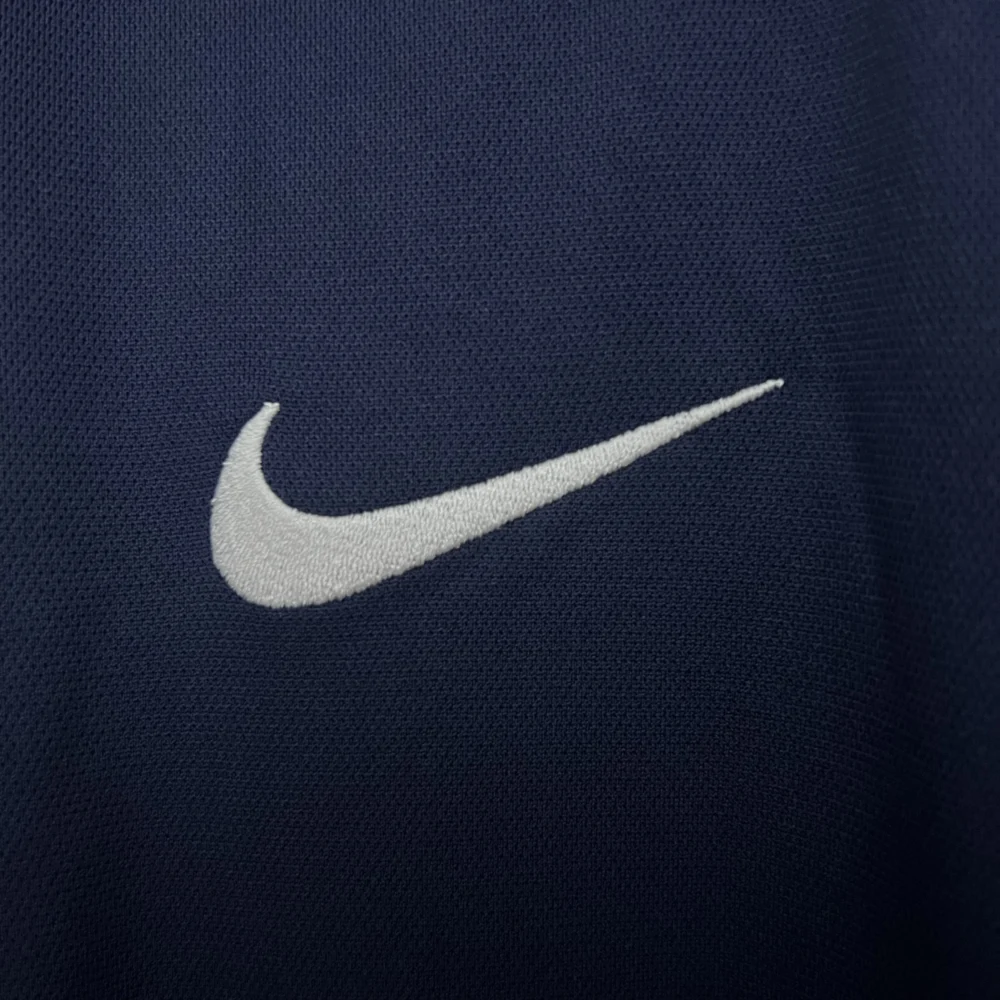 Maillot France 2014 domicile manches longues · Rétro — Détail photographique du modèle