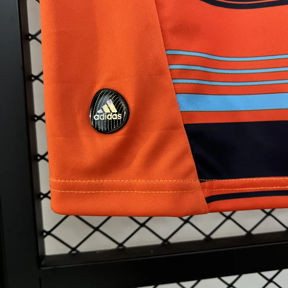 Maillot OM 2011/12 third orange · Rétro — Détail photographique du modèle