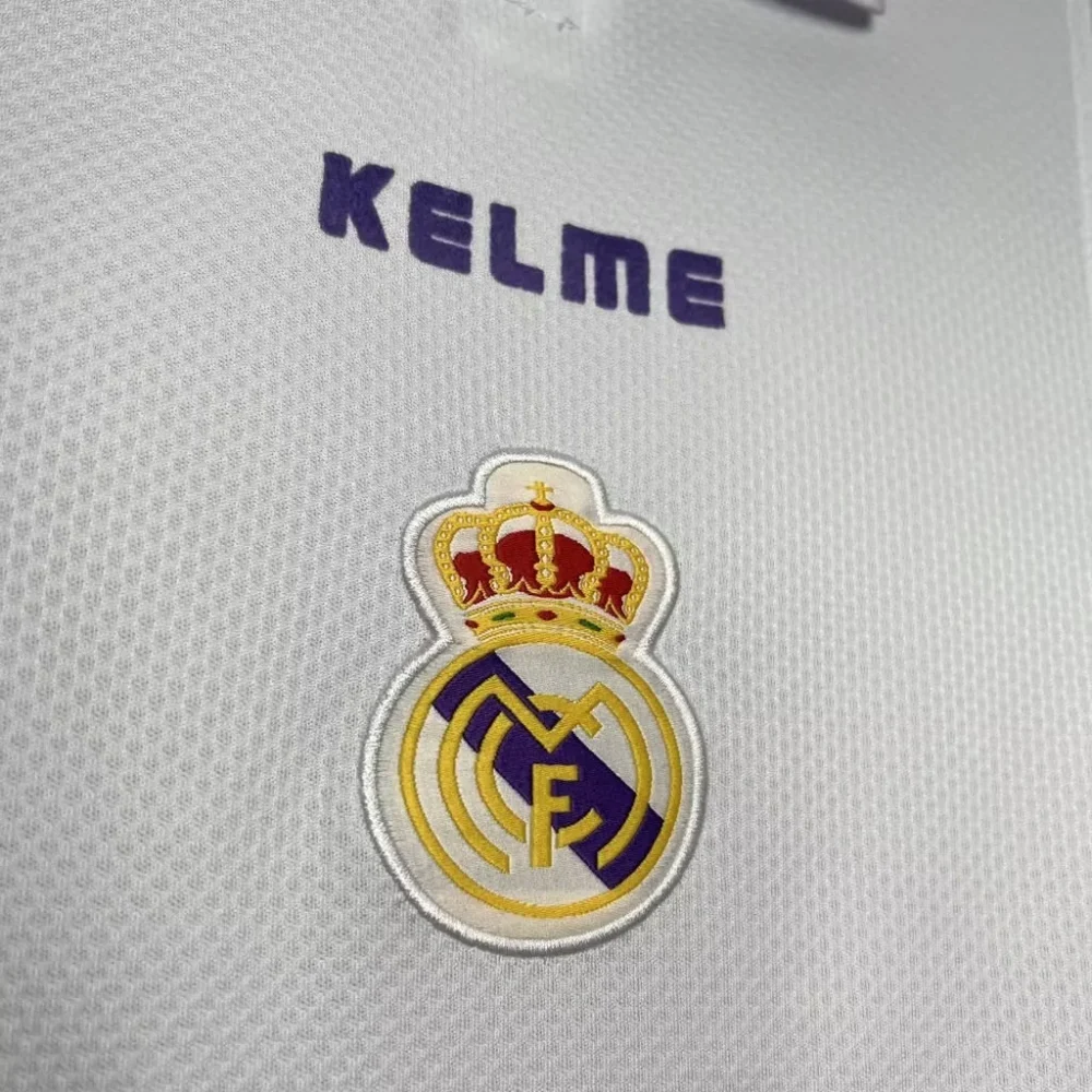 Maillot Real Madrid 1997/98 domicile · Rétro — Détail photographique du modèle