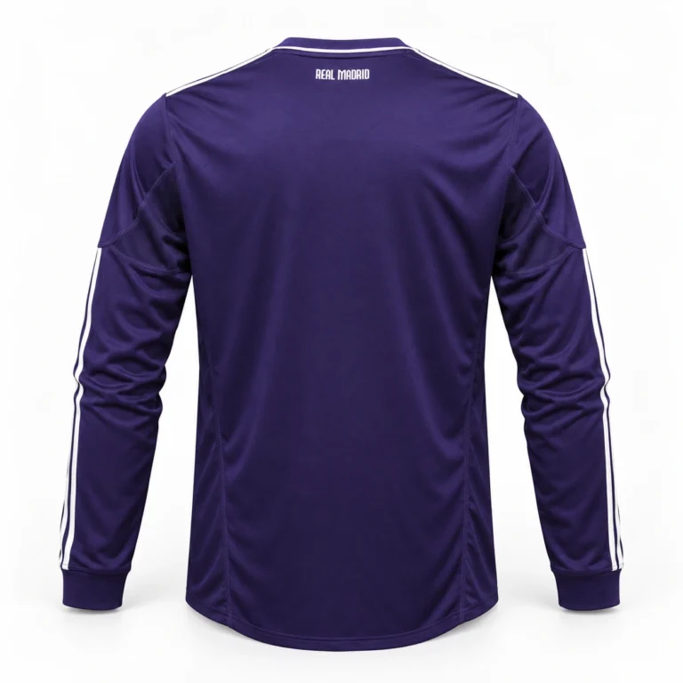 Maillot Real Madrid 2010/11 third violet manches longues, vue de dos